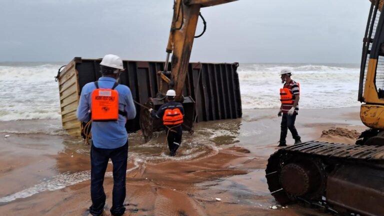 Kochi Shipwreck: Fragments from the released cargo ship affect 22 villages in Kanniyakumari