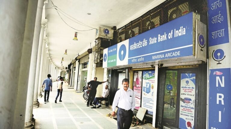 Fin min asks banks to ensure cash in all branches, ATMs in the middle of tension