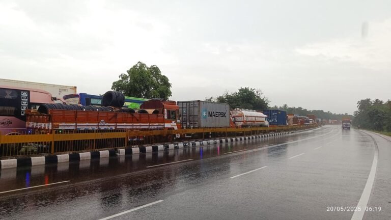 The disintegration of a truck on the highway brings traffic to a rest stop