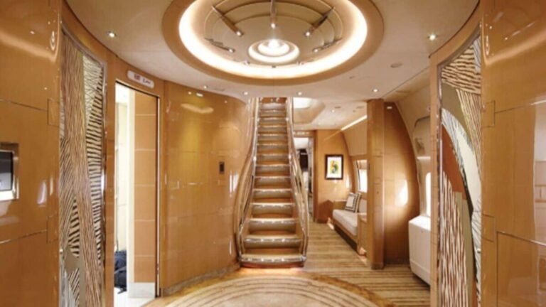 Gold walls, plush leather sofas: inside $ 400 million Jet Donald Trump plans to use as Air Force One | The news today
