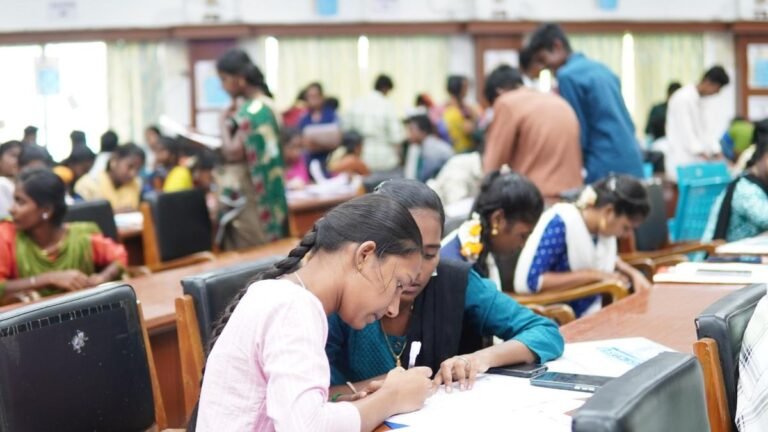 The scholarship camp for university education evokes a good reaction in Nagapattinam