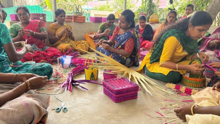In the villages of Srkazhi, palm leaves help women to connect peace in their lives in their lives