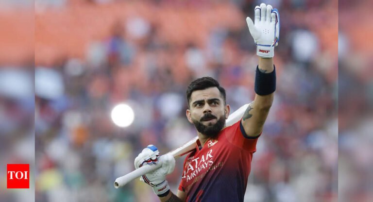 Goosebumps! Virat Kohli makes a big entry and a crowd Ahmedabad can’t keep calm | Cricket messages – Times of India