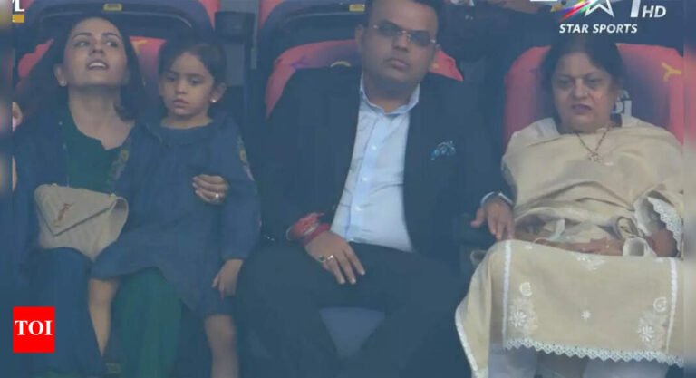 Jay Shah on Tribune with Family during the high voltage final IPL 2025 | Cricket messages – Times of India