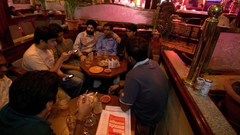 Police Books Bengaluru 19 Bars for “Provocative” Clothing of Staff, Poor Hygiene, More | Tech Word News