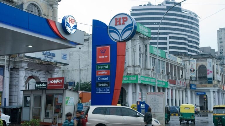 44% of car owners in Delhi against Govt’s move to stop fuel supply to old vehicles, finds a survey | Tech Word News