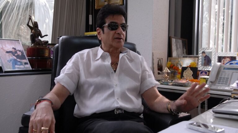 Veteran Bollywood actor Jeetendra and family sell ground land in Mumbai for 855 Crore to NTT global data centers | The news today