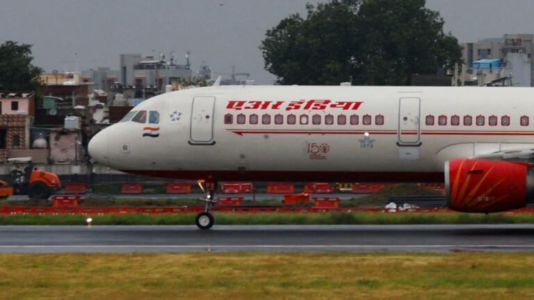 Let Air India Chennai-Tinged Air India returns to Bombai because of the “burning scent” in the cabin