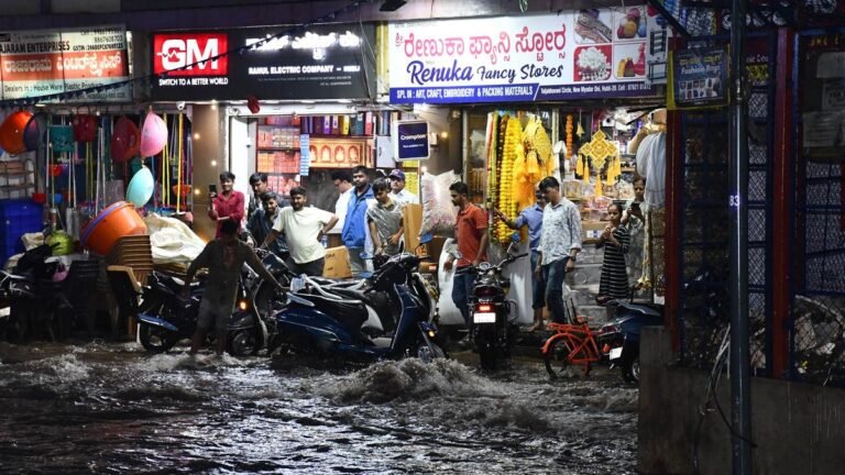 Shirt rain dough twins, floods arterial roads and low -lying areas