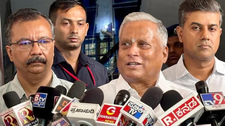 State government. Neeyen on the Mysurur-Kuhalnagar, Hejala-Chamaaaianagar Railway Tracks, says Somanna