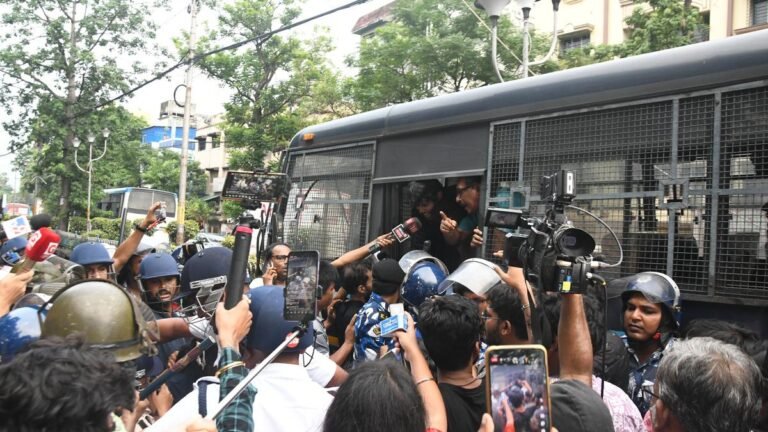 Protests exploded across Calcutta over the rape of a student of law; Opposition surcharge mamata government