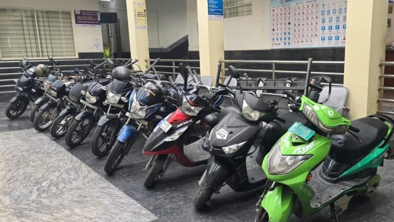 The state government has no power to refuse to register two rounds as transport vehicles and prevent their use as taxis on the bike, claims vehicle owners at the Karnataka High Court