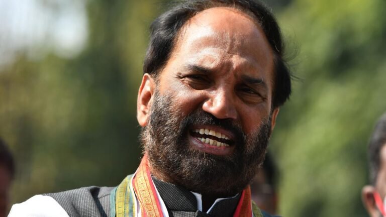 UtTam urge the center to allow the Polavaram to be modified