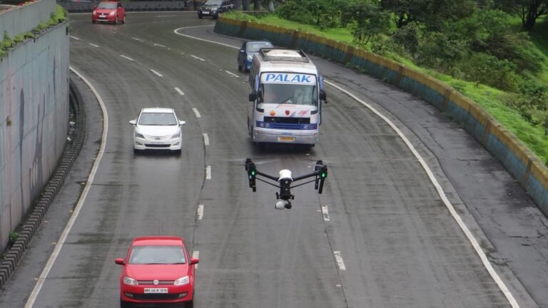 The speed limit that is likely to rise in heavy vehicles on the Ghatu Mumbai-Pune Expressway section