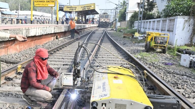 Trade unions question the Railway Council’s decision to reconnect employees in retirement