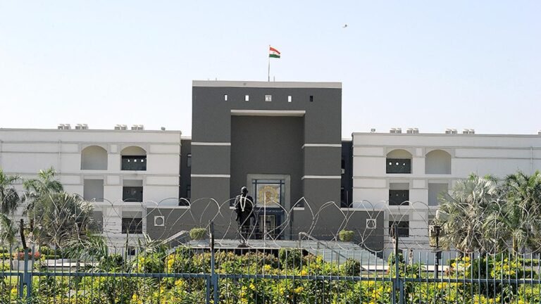 The Gujarat High Court gets the threat of a bomb, it turned out to be a scam