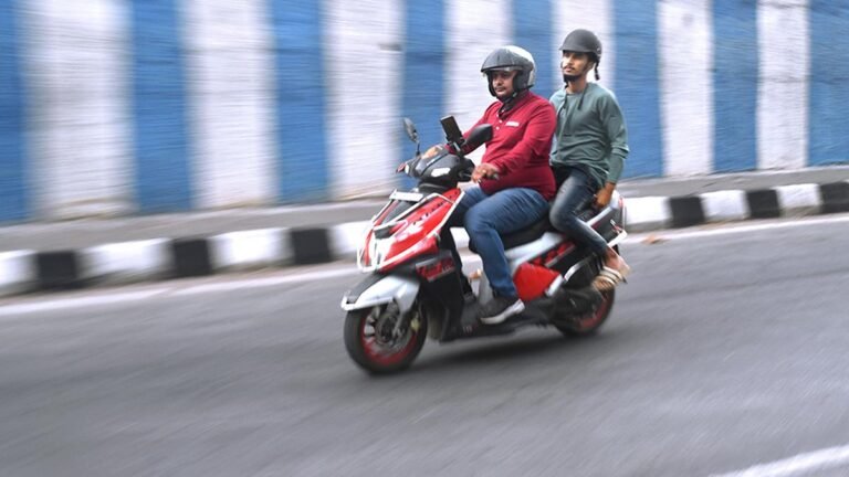 The bike taxi ban will come into force in Karnataka, but some aggregators continue to operate