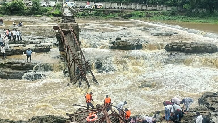 Why did Pune Bridge collapsed? Hundreds of tourists, 32 -year -old structures and hazard warnings Tech Word News