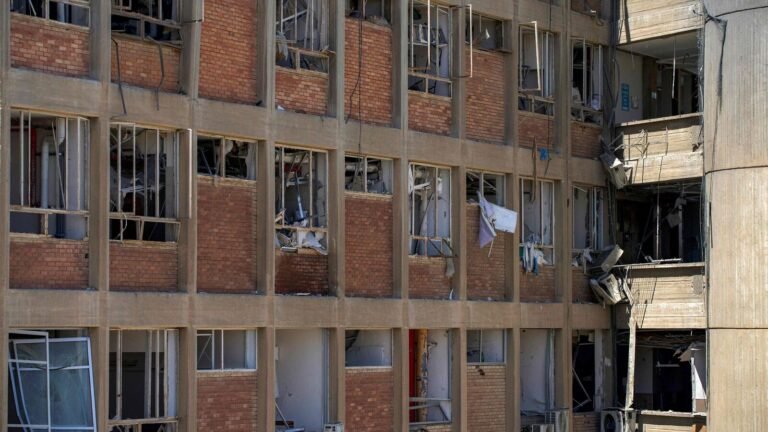 VIDEO: The moment when the Iranian missile hit the Israeli hospital 1,000 beds; Patients run out in panic Tech Word News