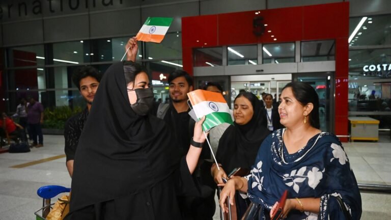 1,000 Indian students, pilgrims to return from Iran, Tehran alleviates airspace restrictions Tech Word News