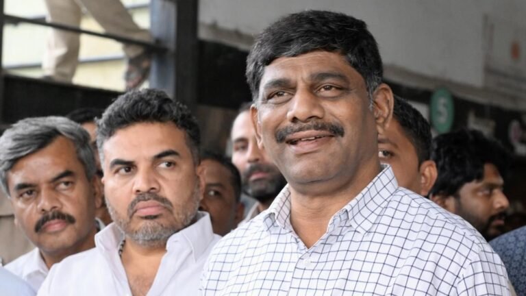 Ed questions DK SURESH IN AISHWARYA GOWDA GOLD CHEST
