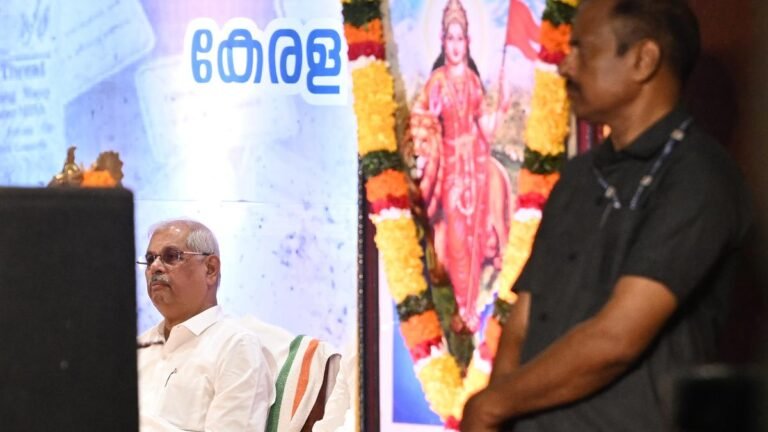 The “Bharat Mata” series will explode to Kerala University, the presence of the Governor of the Fuel Students