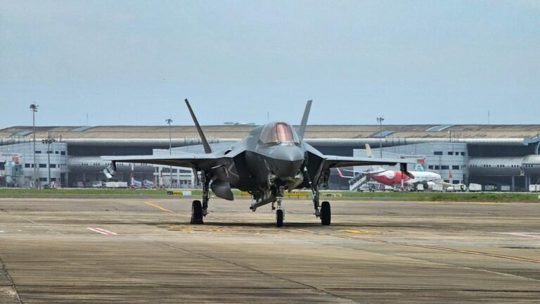 UK plans to repair the grounded F-35b in Kerala itself