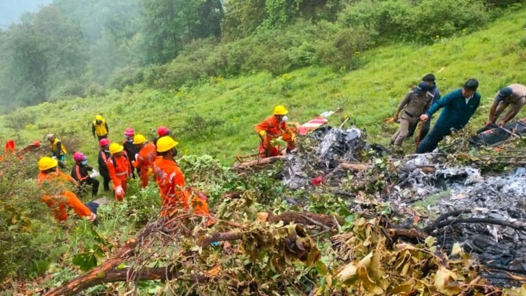 Krad Kedarnath Chopper: PM Modi Dials Uttarakhand cm; Aryan Aviation Ops Suspended, 2 Pilots License Canceled | 5 points Tech Word News