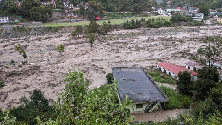 Himachal Pradesh: Cloudburst will start lightning floods in Kulle, three people are missing; Water sweeps bridge today news
