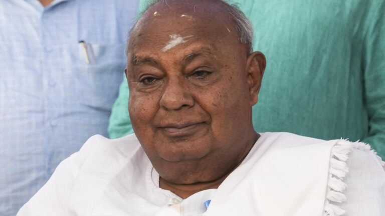 Deve Gowda writes PM to look for a manga -naked order to save Karnataka growers