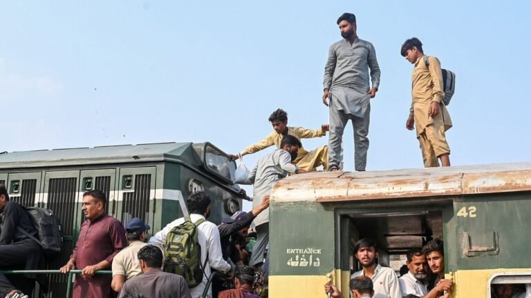 Pakistani Jaffar Express attacked for the second time in recent months; Bomb Blast derails six cars Tech Word News