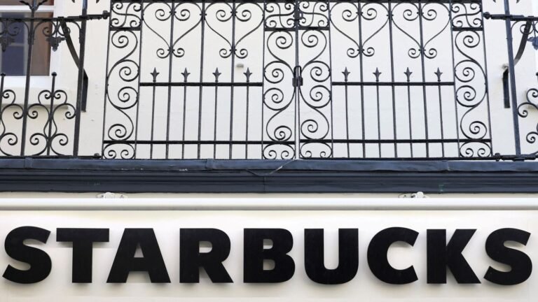 Customer Texas Starbucks outraged by label “Illegal” written on the lid of drinks | Tech Word News