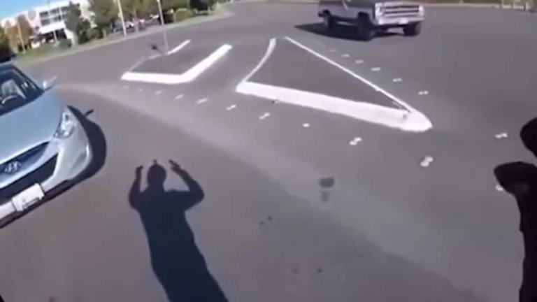 Viral Video: The mother hits the sony moments on the bike after she asked him to “ride safe”; Netizens left in the stitch | The news today