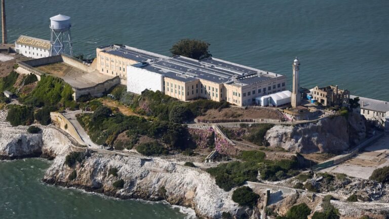 Donald Trump to visit the “Alligator Alcatraz”? What to know about the controversial center for retention of migrants in Florida Tech Word News