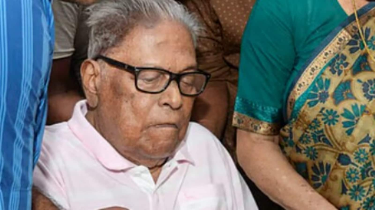 Kerala former cm and veteran communist leader Vs Achuthanandan suffer cardiac arrest, admitted to the hospital in Trivandrum | Tech Word News