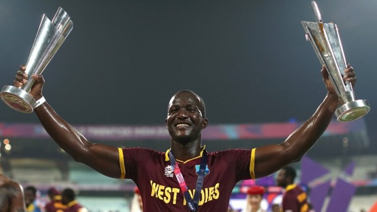 Wi vs aus: ICC punish Darren Sammy for criticism of judge Adrian Holdstock