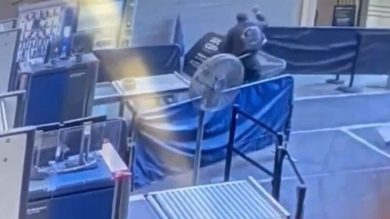The man stabs two officers into the “targeted” attack on the Manhattan courts, the motif under investigation Tech Word News