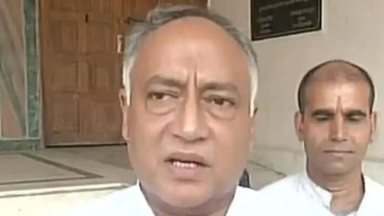 Congress excludes brother Digvijaya Singh for 6 years over “derogatory” notes against Rahul Gandhi, Robert Vadra | The news today
