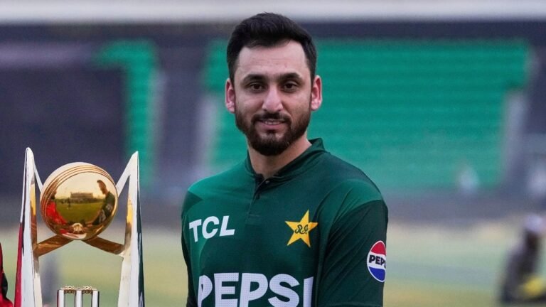 Pakistan to appoint a captain of all formats after the arrival of Mike Hesson as a coach
