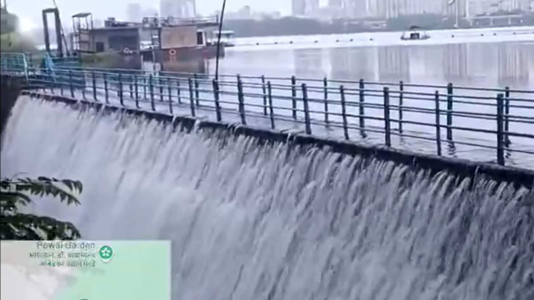 Mumbai Lake Powai overflows; The rain disrupts air and rail traffic. Watch video | Tech Word News