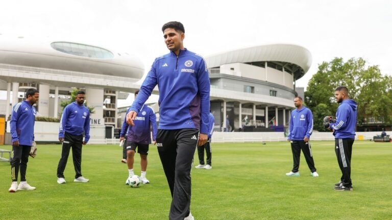 Three -point Sachin Tendulkar council against the Indian team before the start of the England series