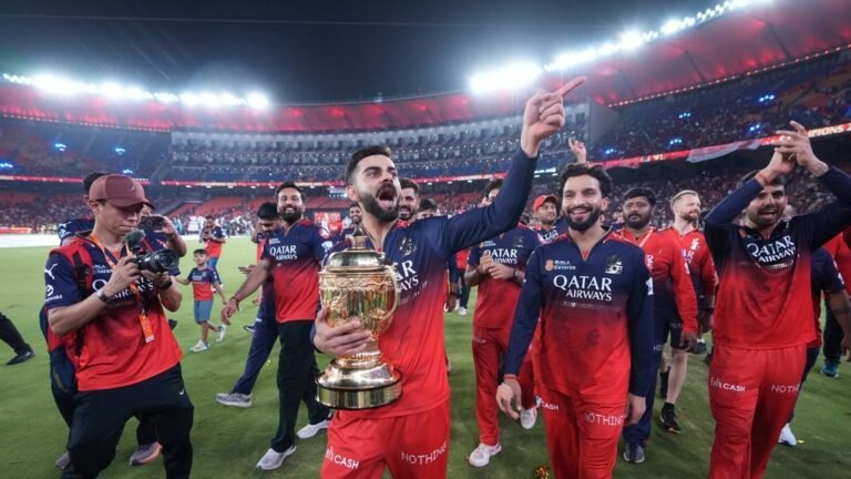 VIRAT KOHLI Thanks RCB fans in Bengaluru iPL Bash: No Fanbase like this in the world