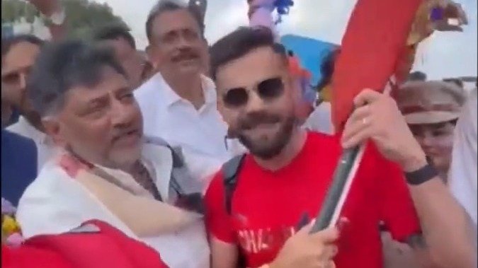 IPL Champions RCB welcomed the representative of Karnataka on arrival in Bengalur