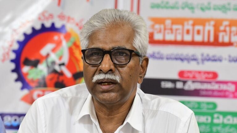 CPI (m) urges Andhra Pradesh Govt. Move people to safety as the Godavari water levels grow