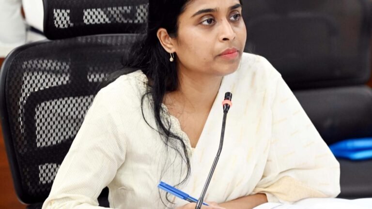 Acceleration Land Re-survey work in the Eluru district: Common collector