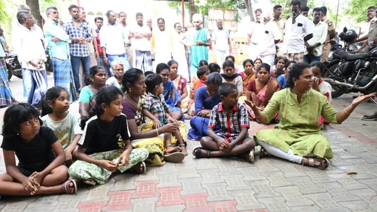 SIVAGANGA CUSTODIAL: Members of the family of arrested police personnel protest at the Thirupuvanam Police Station