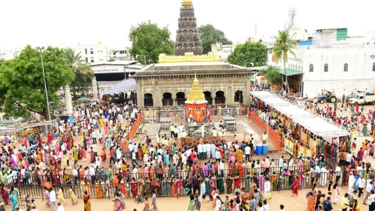Devoted accompanying the temple Sharanabasaveshwar