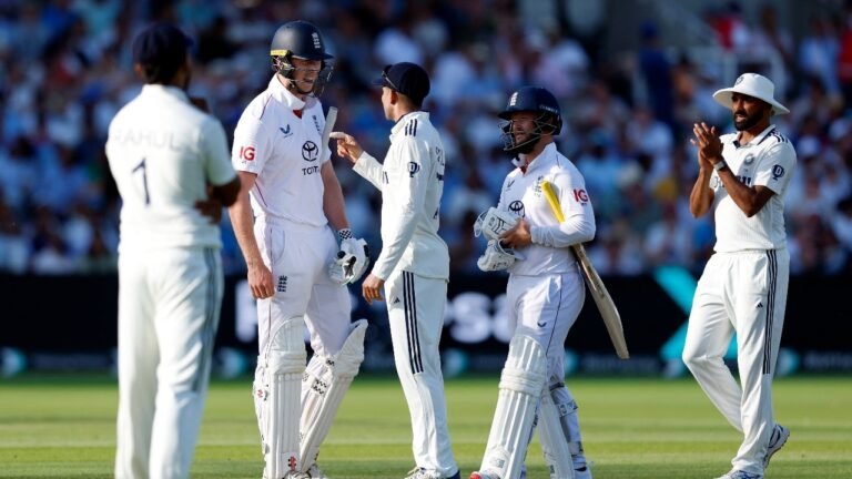 India could still win a 3-2 test series against England: Sunil Gavascar