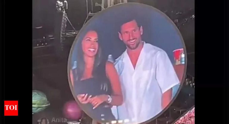 “Messi! Messi! ‘ – Fans explode when Lionel Messi visits Coldplay Concert with his wife | Watch | Football Messages – Tech Word News