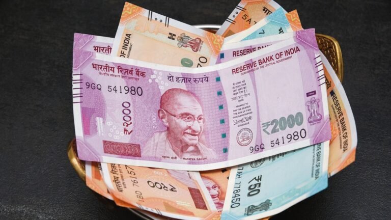 The MBA graduate demands 12 Arimony Crore from a former husband who called her “schizophrenic”, SC asks women “Why not work?” | Tech Word News